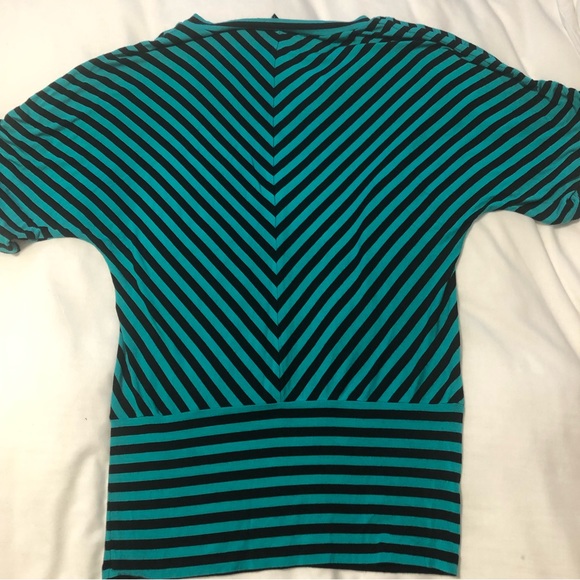 Cable & Guage Medium Teal/Black Striped Chevron Top - Picture 9 of 10